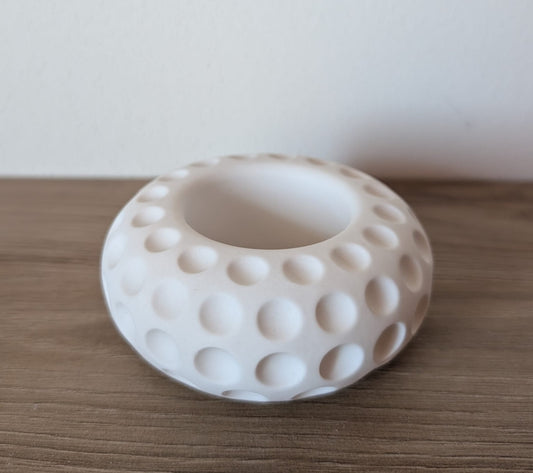 Ciotola bianca minimal con texture a bolle