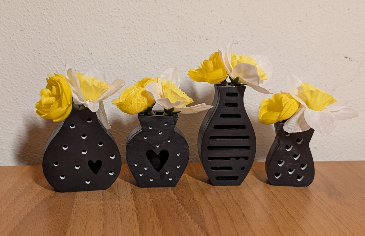 Set 4 mini vasi decorativi in gesso