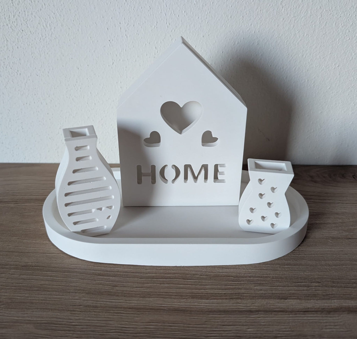 Set arredo con vassoio ovale, casetta "HOME" e piccoli vasi