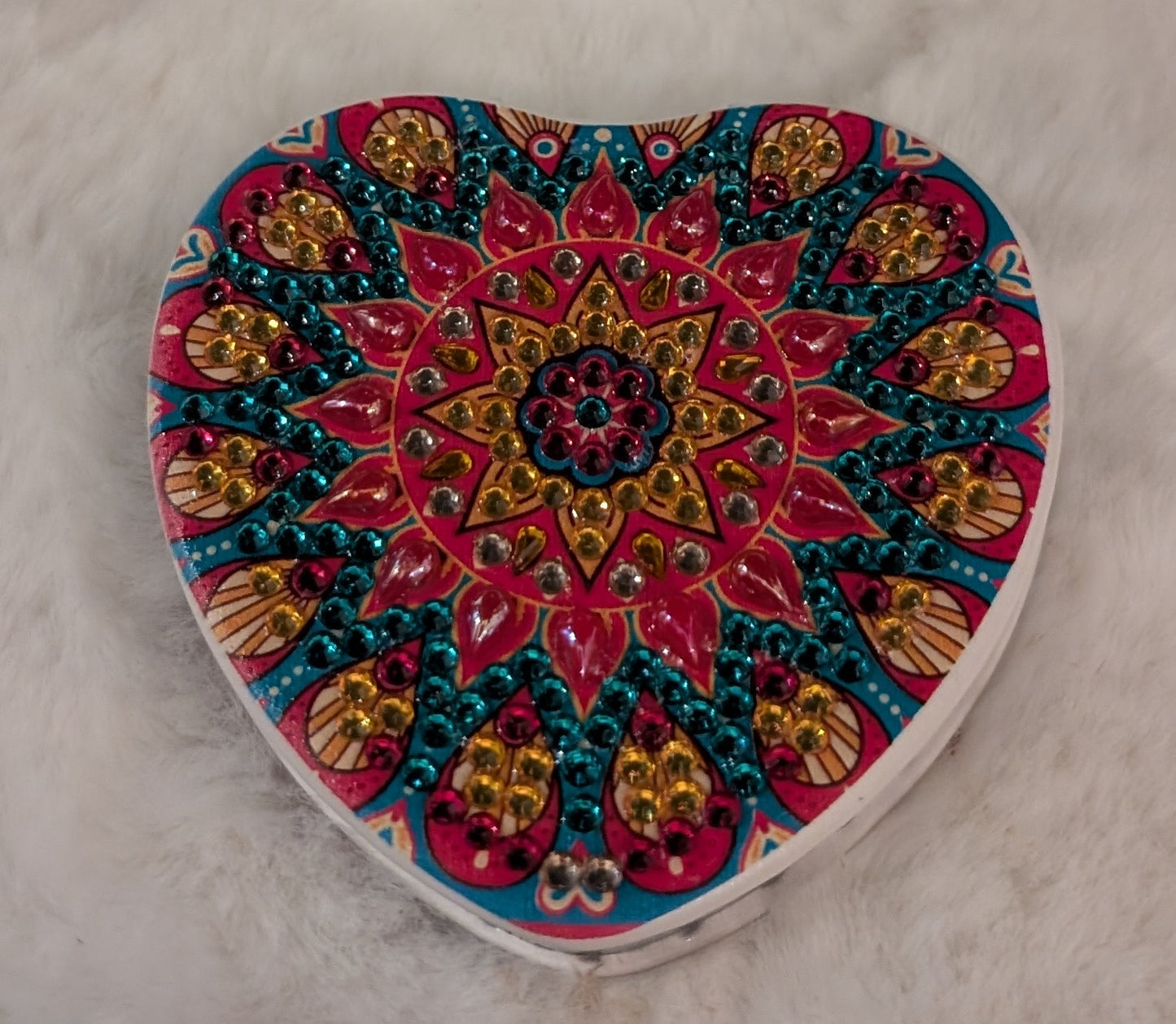 Specchietto Tascabile a Forma di Cuore – Accessorio Unico