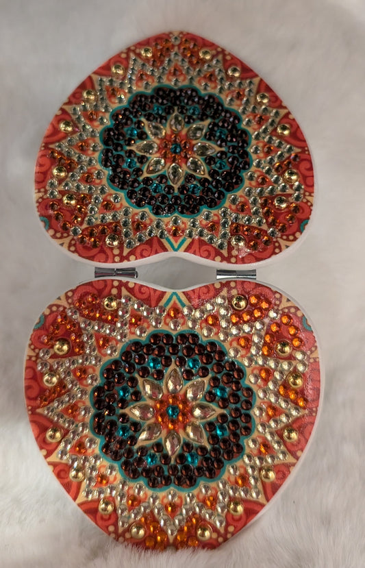 Specchietto Tascabile a Forma di Cuore – Accessorio Unico